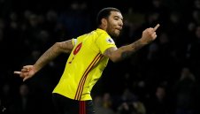 Без наказание заради радост със средни пръсти