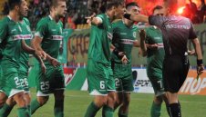 В Нефтохимик раздават хилядарки за загубата от Левски