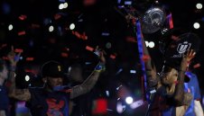 Алвеш се разплака: Бях щастлив в Барса + ВИДЕО