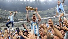 Порнодива пръска сексапил от агитката на Аржентина + СНИМКИ