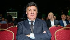 Боби викал екзорсист, за да свали проклятието над БФС