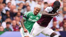 Нюкасъл се спъна в 10 от Астън Вила