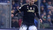 Челси поиска Киелини и Манджукич от Юве