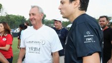 Кройф: Проблемът на Барса е Неймар