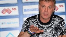 Левски връща Наско Сираков при финансова стабилност