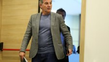 Поне 5 футболни клуба от България може да фалират