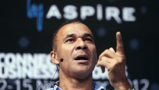 Гулит видя подобрение в Милан