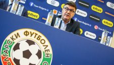 Хванаха Боби Михайлов в лъжа за Левски и ЦСКА + ВИДЕО