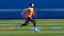 Капитан на Барса си намали заплатата и преподписа