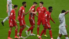 Хегемонът Байерн докосва титлата, дръпна с 10 точки на върха