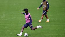 Юве и Милан в битка за Камавинга