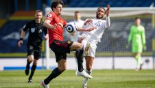 Ман Юнайтед не успя да бие Лийдс в "Дербито на розите"