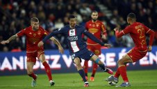 Голи задници лъснаха в мач от елита на Франция + СНИМКИ