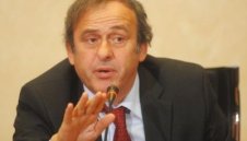 Платини подкрепя зимен Мондиал 2022