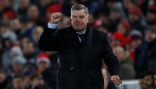 Алърдайс отмени Коледното парти на Евертън