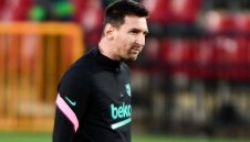 Барса "кълца" заплати и "реже глави" заради Меси