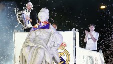 100 000 празнуваха с Реал Мадрид на Сибелес