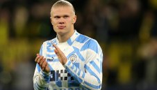 Холанд е по-добре, но остава под въпрос за Лисиците