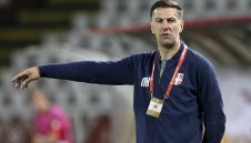 Прочут ракиджия поема националите