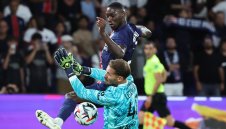 Ливърпул цака Арсенал за Муани