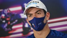 Енергийни напитки до живот за пилота, направил Макс шампион