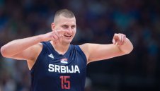 Жокера се забавлява в първата контрола на Сърбия преди Евробаскет