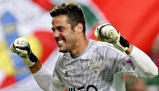 Легендарният Жулио Сезар приключи с Бенфика