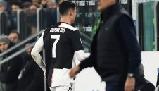 Gol.bg пита: Трябва ли Юве да забие Роналдо на пейката?