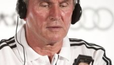 Хайнкес: Лягам и ставам със &quot;старата госпожа&quot;