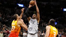 Ламаркъс избухна с 45 точки, Сан Антонио пак бие