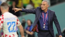 Фен нападна Тите, обвинявайки го за отпадането на Бразилия от Световното