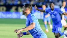 Левски се завърна с гръм и трясък в Европа! „Сините“ зашлевиха ПАОК и мечтаят