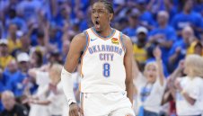 Тъндър пак удари Индиана и е все по-близо до титлата в НБА