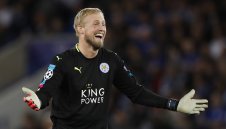 Лестър вдигна на крака Шмайхел