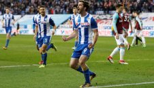 Той е легенда! Уил Григ изрита "чуковете" за ФА Къп + ВИДЕО