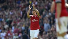 Капитанът на Арсенал отива при Дейвид Мойс през лятото