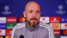 Тен Хаг отсвири Байерн: Оставам в Аякс до края на сезона
