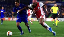 Куриоз в Лига Европа: Бабел се ядоса и симулира нарочно + ВИДЕО