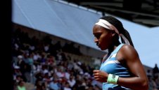 Коко Гоф и Леброн Джеймс ще носят флага на САЩ