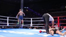 Майкъл Астур нокаутира брутално Заплитний в последната секунда