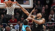 Янис пак избухна с феноменален мач