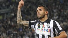 Карлос Тевес остана без шофьорска книжка