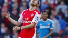 Барса подкоси краката на Аарън Рамзи