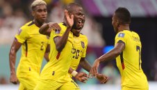 Супермен Валенсия се нареди до Роналдо и Карфичката