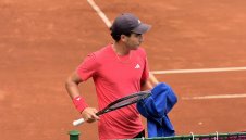 Полетът с Иван Иванов закъснява заради лошо време