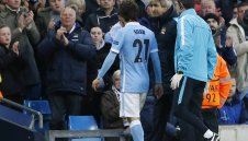 Сити остава без Силва за "Бернабеу"