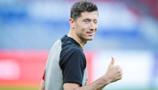 Левандовски каза защо избра Барса