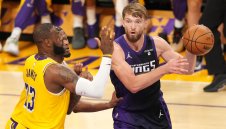 Абонати! Сакраменто пак отнесе Езерняците