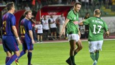 Камбура отстъпи деветката на Бербатов