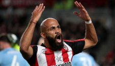 Мбемо разкри кой го убеди да премине в Ман Юнайтед